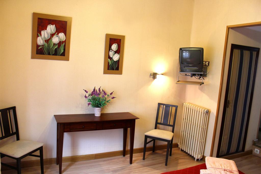 Hostal De La Torre Hostal Economico 바야돌리드 객실 사진